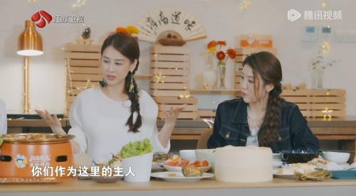 黄圣依、陈梦围炉盛赞,流浪泡泡登上江苏卫视